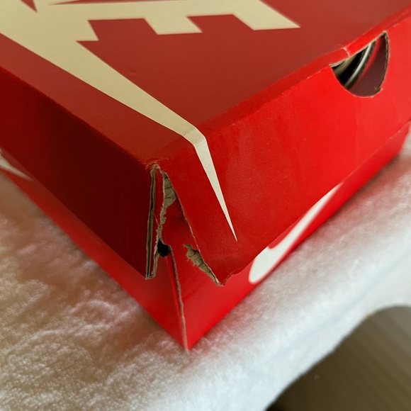 Nike Women's Size 7 Air Max 97 - Picture 7 of 9